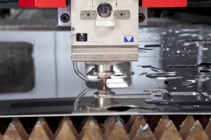 Laser cutting head