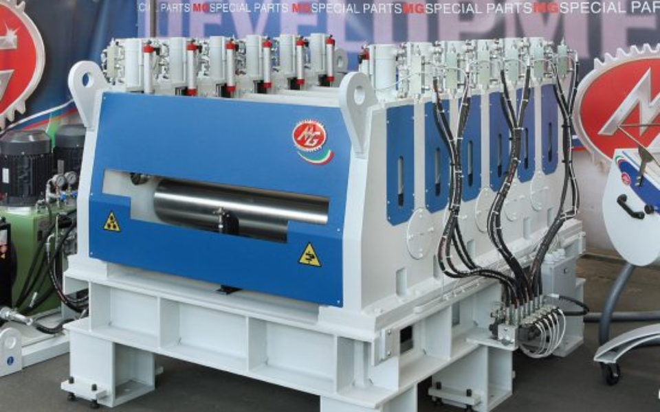 Plate straightening machine06